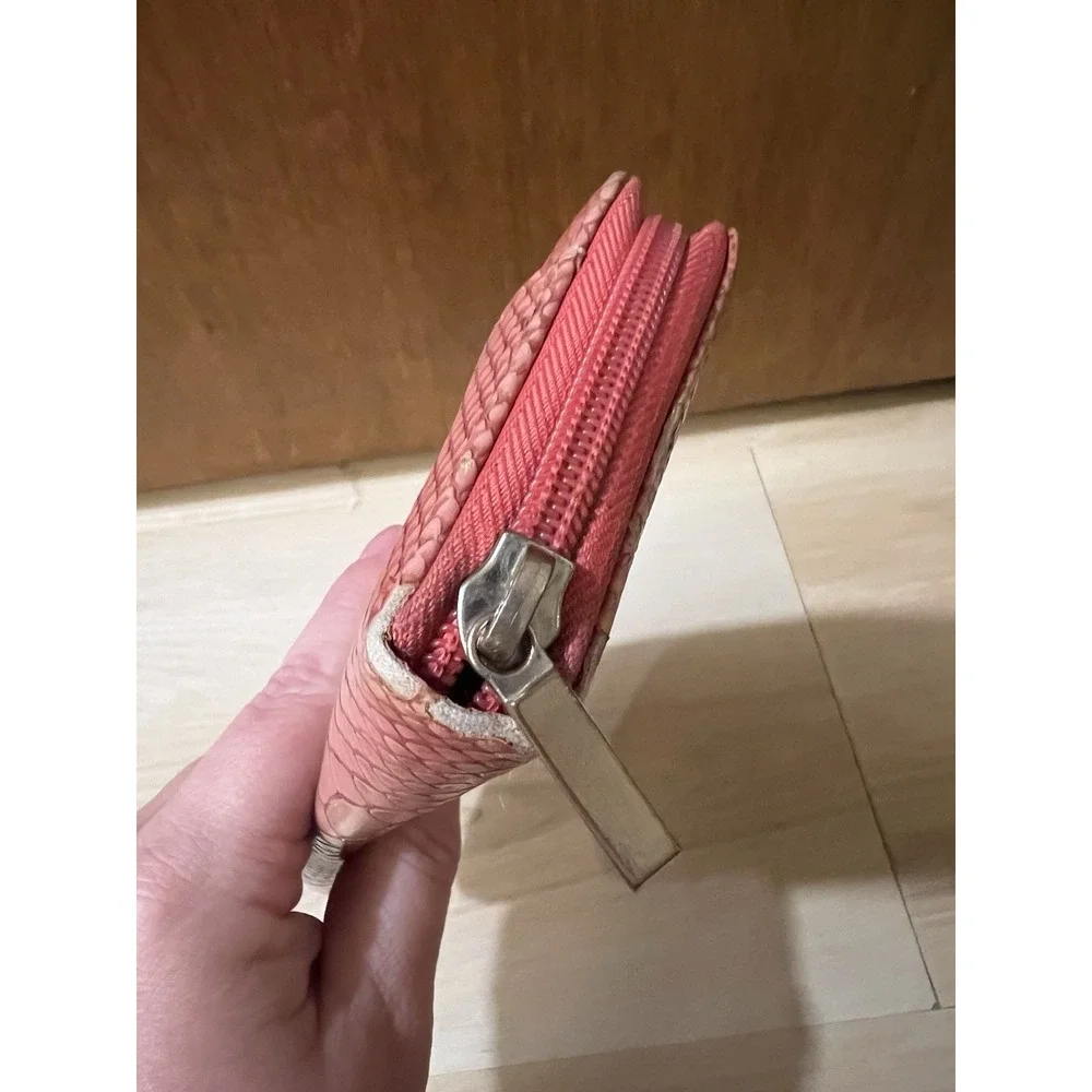 Luciano Valentino Pink‎ Embossed Accordian Zippy Wallet Zip Card Slots Pockets